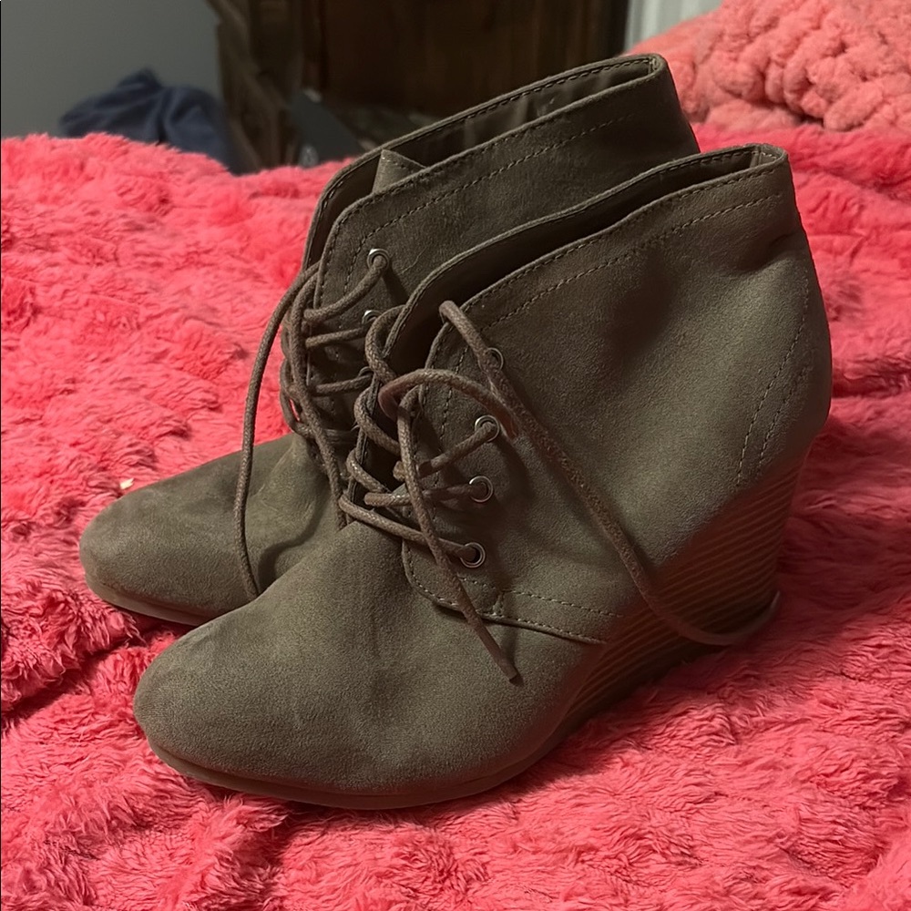 Arizona Jean Company Brown Wedge Shoes